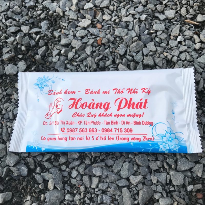 khăn lạnh; khăn ướt; bao đũa; muỗng; nĩa; tăm tre; hóa đơn; cồn thạch