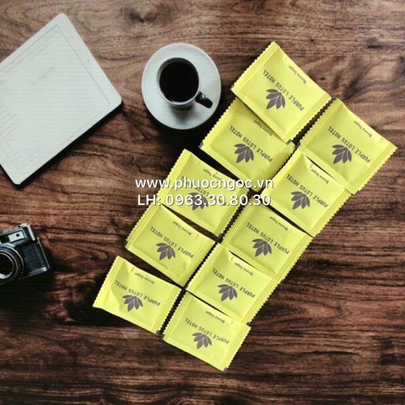 khăn lạnh; khăn ướt; bao đũa; muỗng; nĩa; tăm tre; hóa đơn; cồn thạch