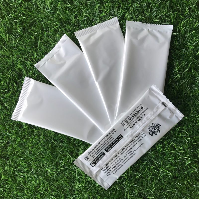 khăn lạnh; khăn ướt; bao đũa; muỗng; nĩa; tăm tre; hóa đơn; cồn thạch