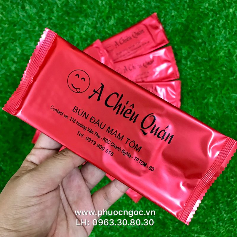 khăn lạnh; khăn ướt; bao đũa; muỗng; nĩa; tăm tre; hóa đơn; cồn thạch